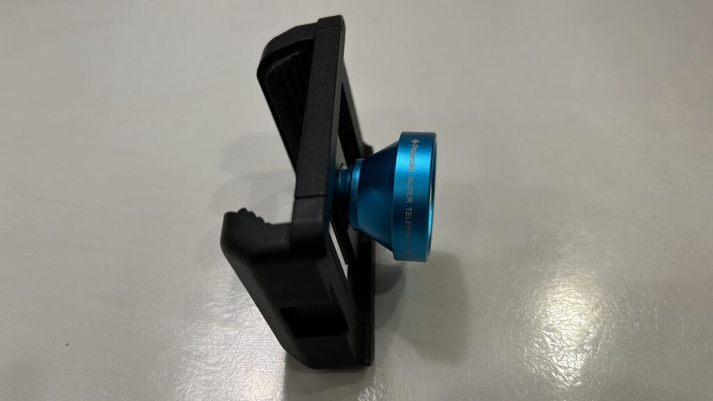 ポラロイドx5望遠レンズが自重で下がる様子