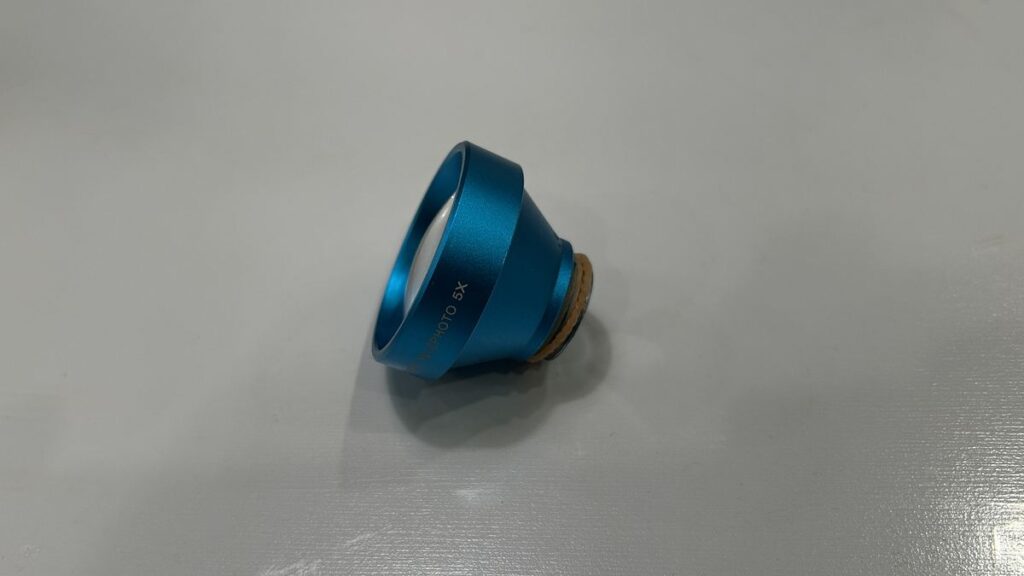 ポラロイドx5望遠レンズに輪ゴムを巻いた固定方法