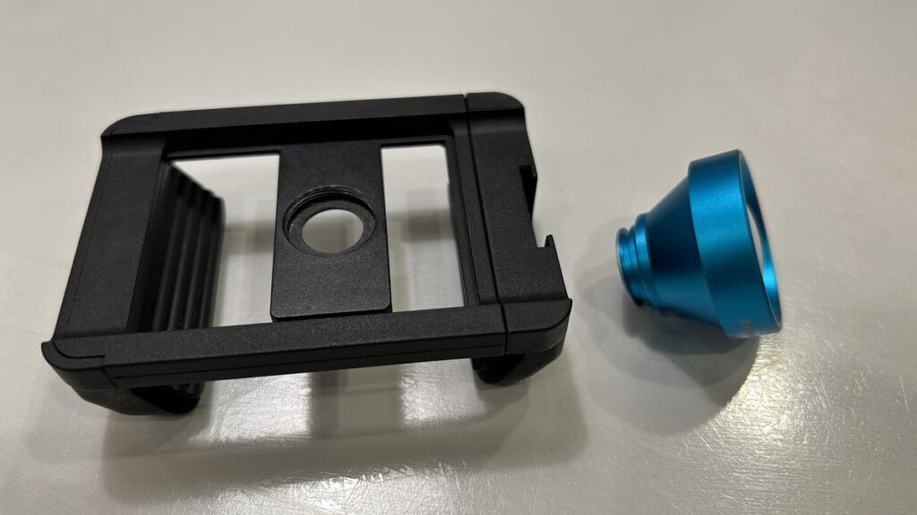 ポラロイドx5望遠レンズの固定構造 溝のみでネジなし